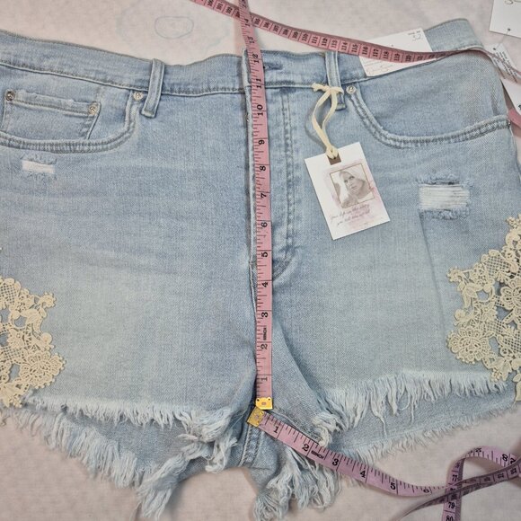 Jessica Simpson Hug Me Jean Shorts Buttercup Size 32 Frayed Button Fly Blue (55) - Picture 12 of 12